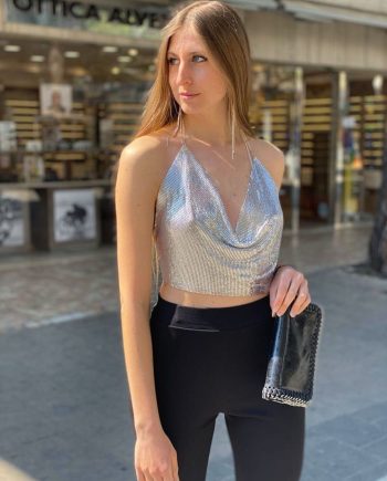 Pochette in pelle con catena intorno