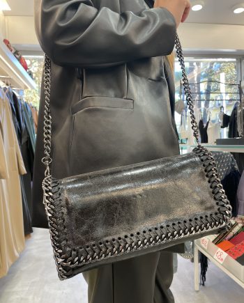 Pochette in pelle con catena intorno misura grande