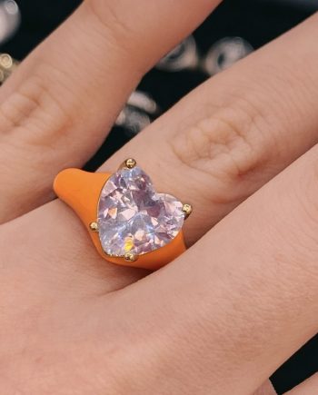 Anello arancio con cuore in strass