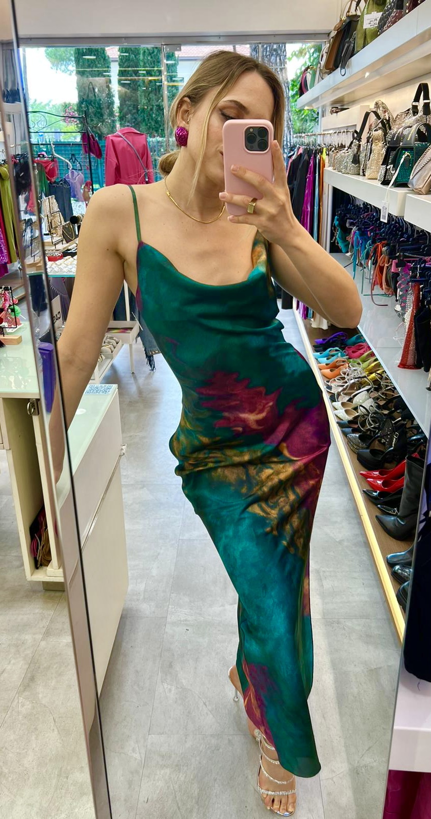 Abito lungo tie dye base verde smeraldo
