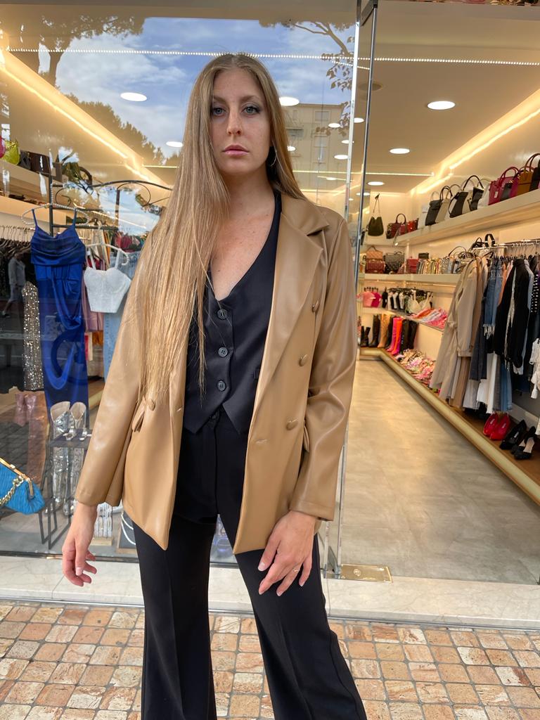 Blazer in ecopelle a doppio petto beige