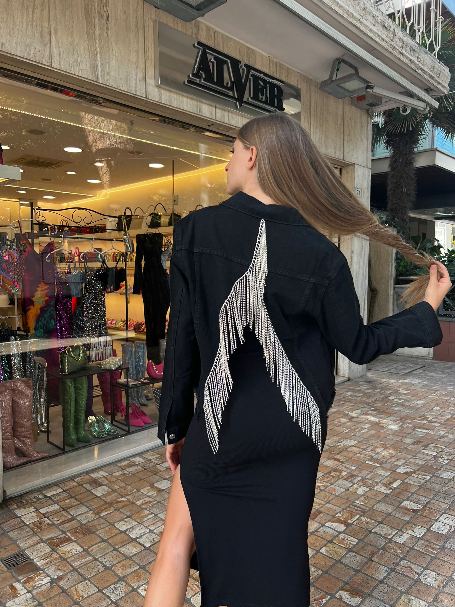 Giacca oversize di jeans nero con frange di strass sulla schiena