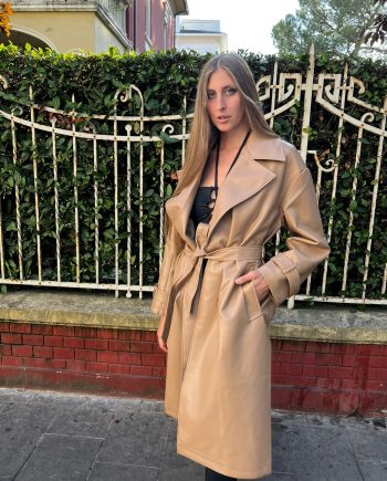 Trench lungo oversize in ecopelle cuoio