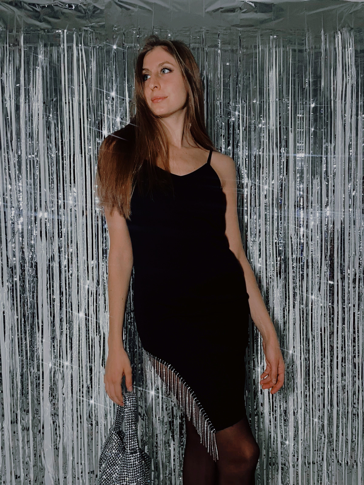 Abitino nero con strass pendenti laterali