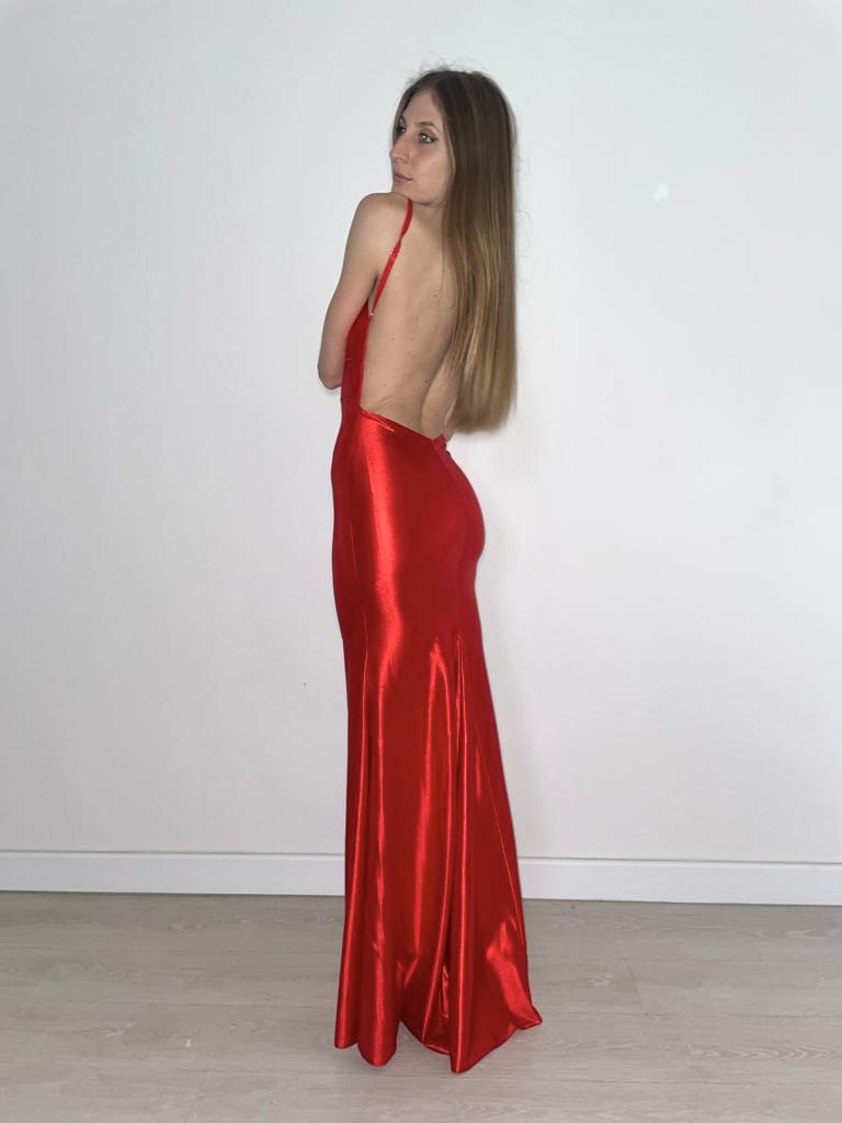 Abito lungo rosso a sirena con schiena scoperta