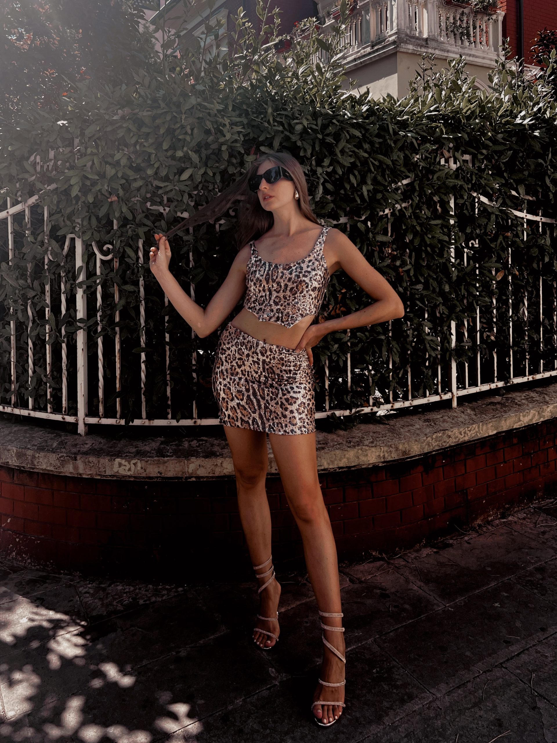 Completo leopardato con paillettes