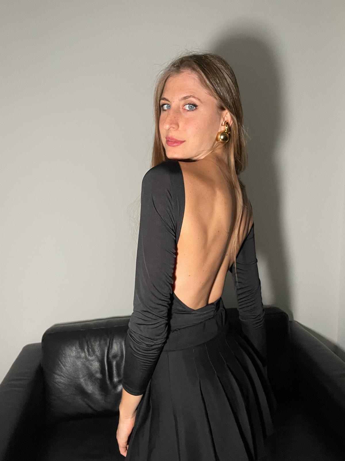 Body nero a maniche lunghe con schiena scoperta