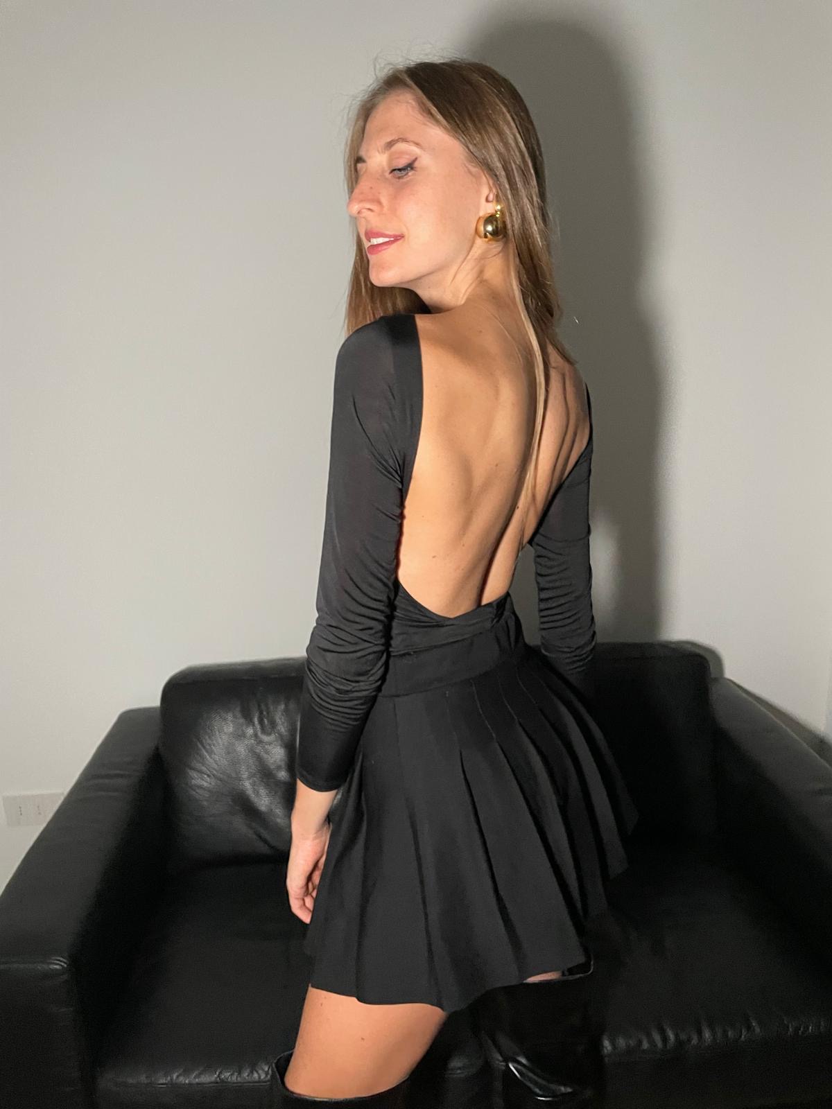Body nero a maniche lunghe con schiena scoperta