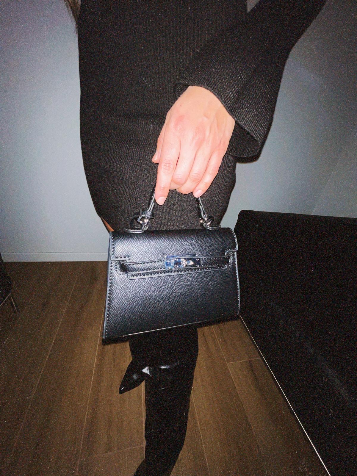 Borsa mini chiusura gancio in ecopelle nera
