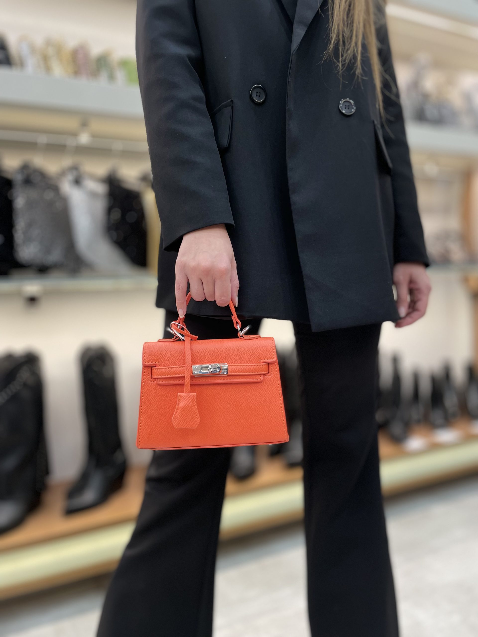 Borsa mini chiusura gancio in ecopelle arancione