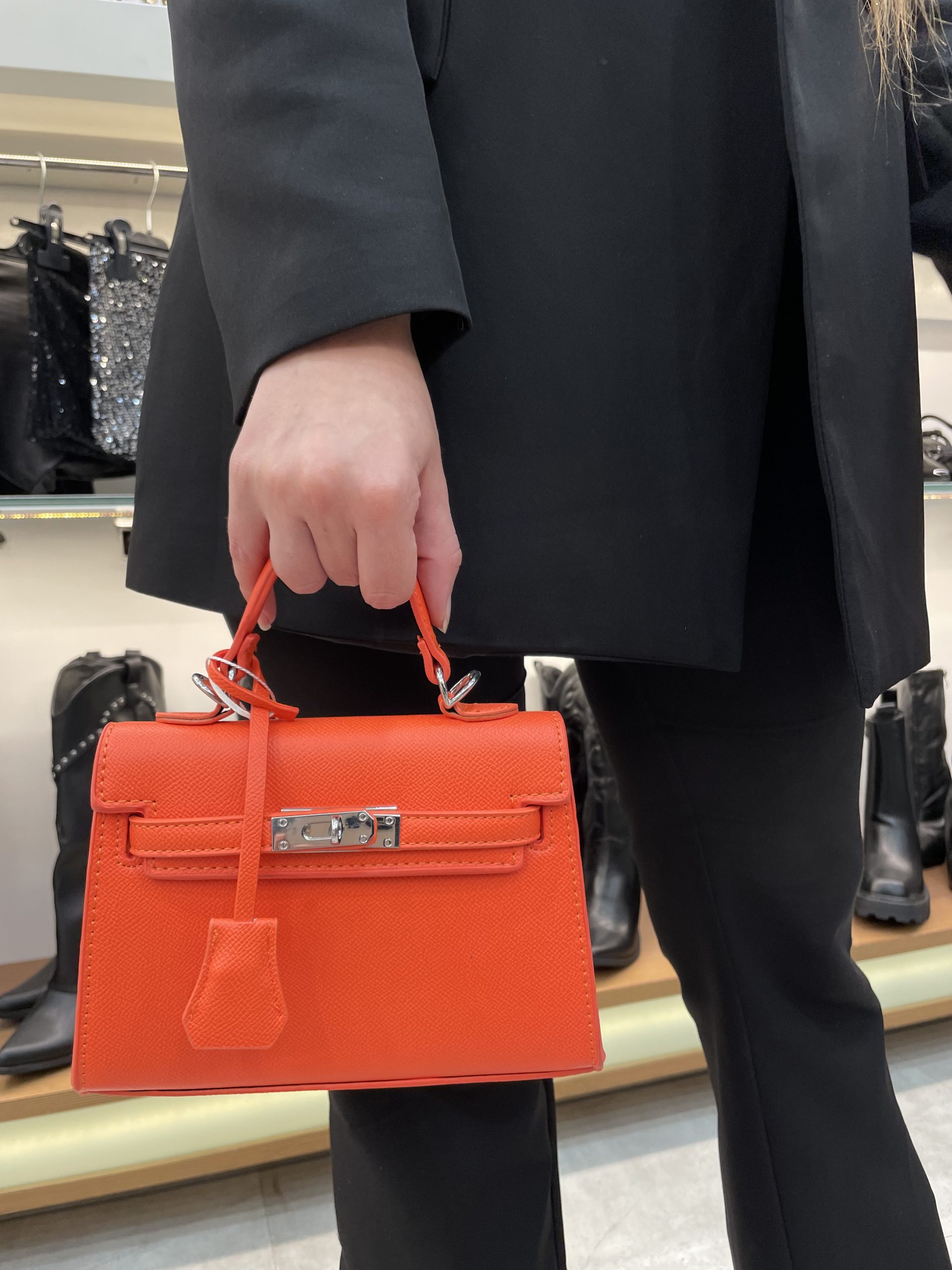 Borsa mini chiusura gancio in ecopelle arancione