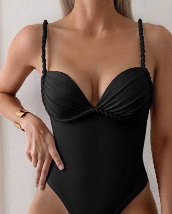 Body nero con coppe e spalline a treccia