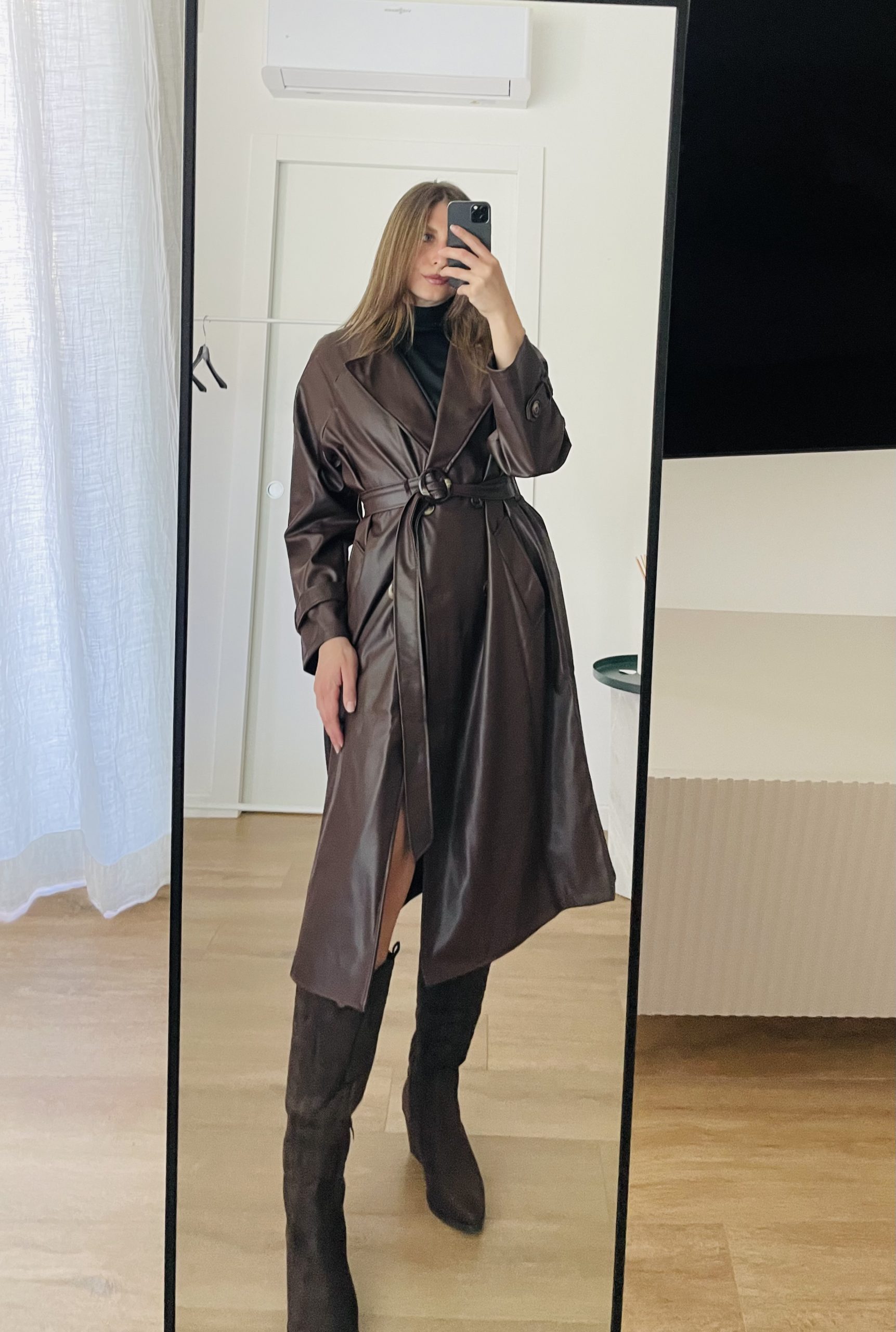 Trench in ecopelle marrone scuro