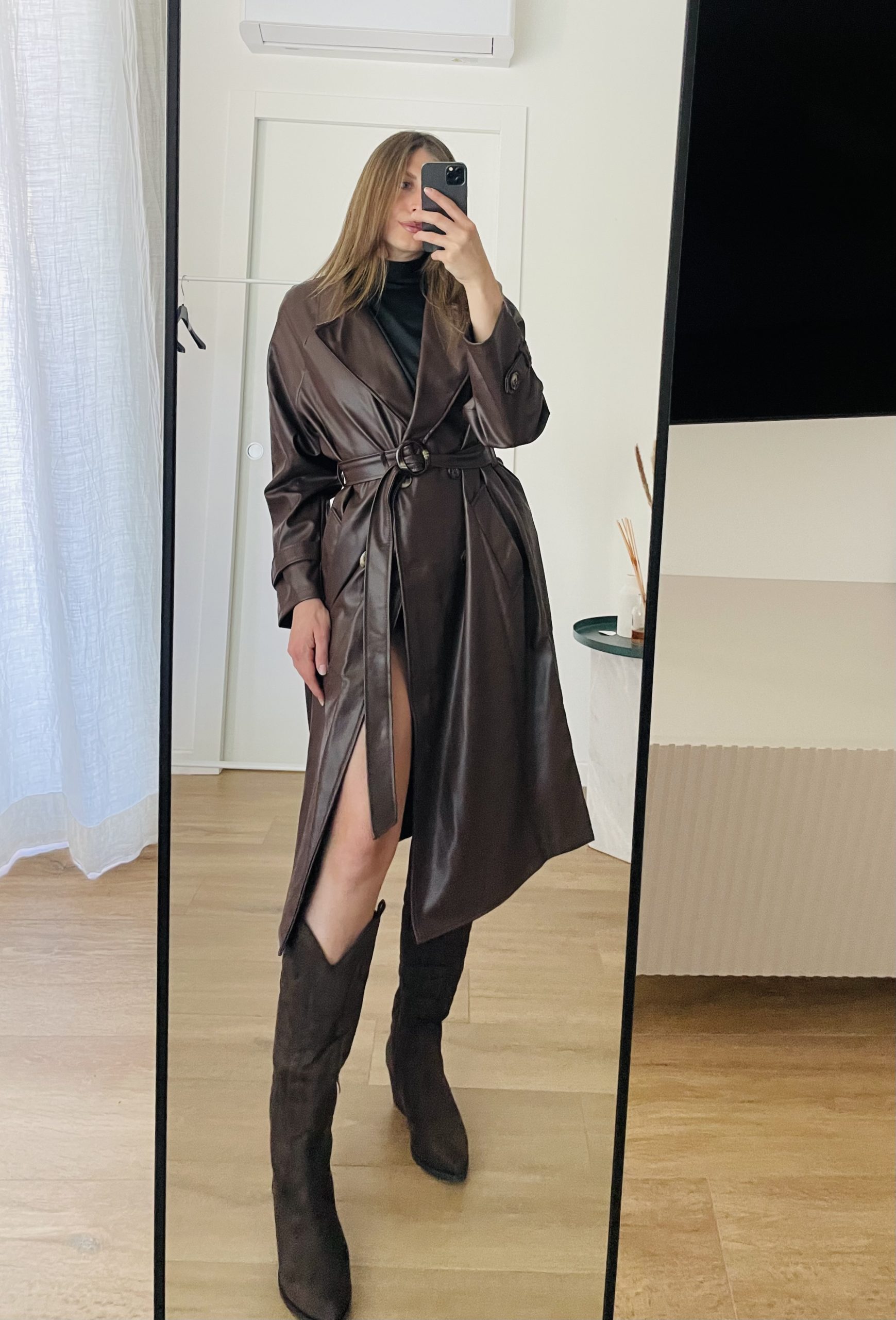Trench in ecopelle marrone scuro