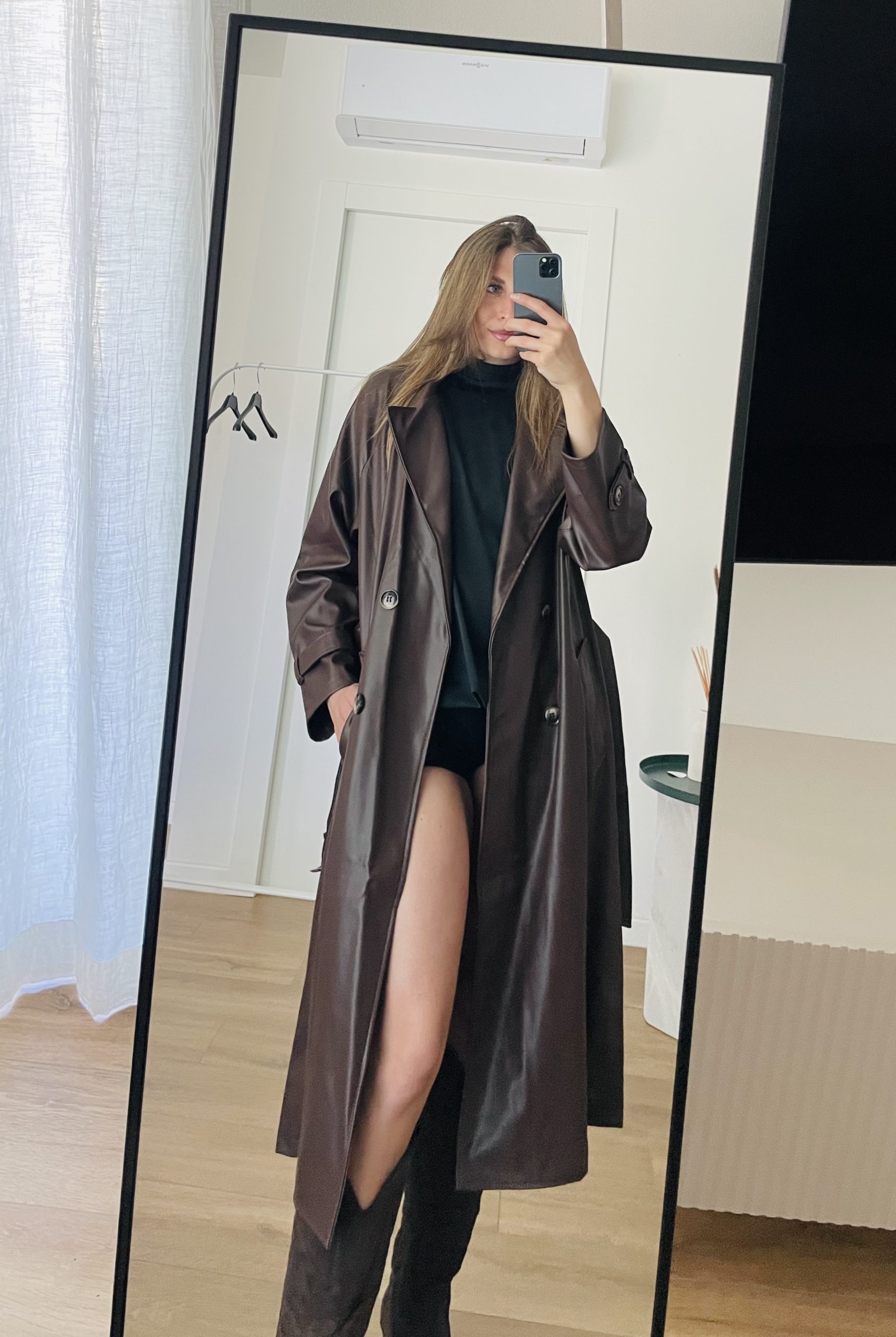 Trench in ecopelle marrone scuro