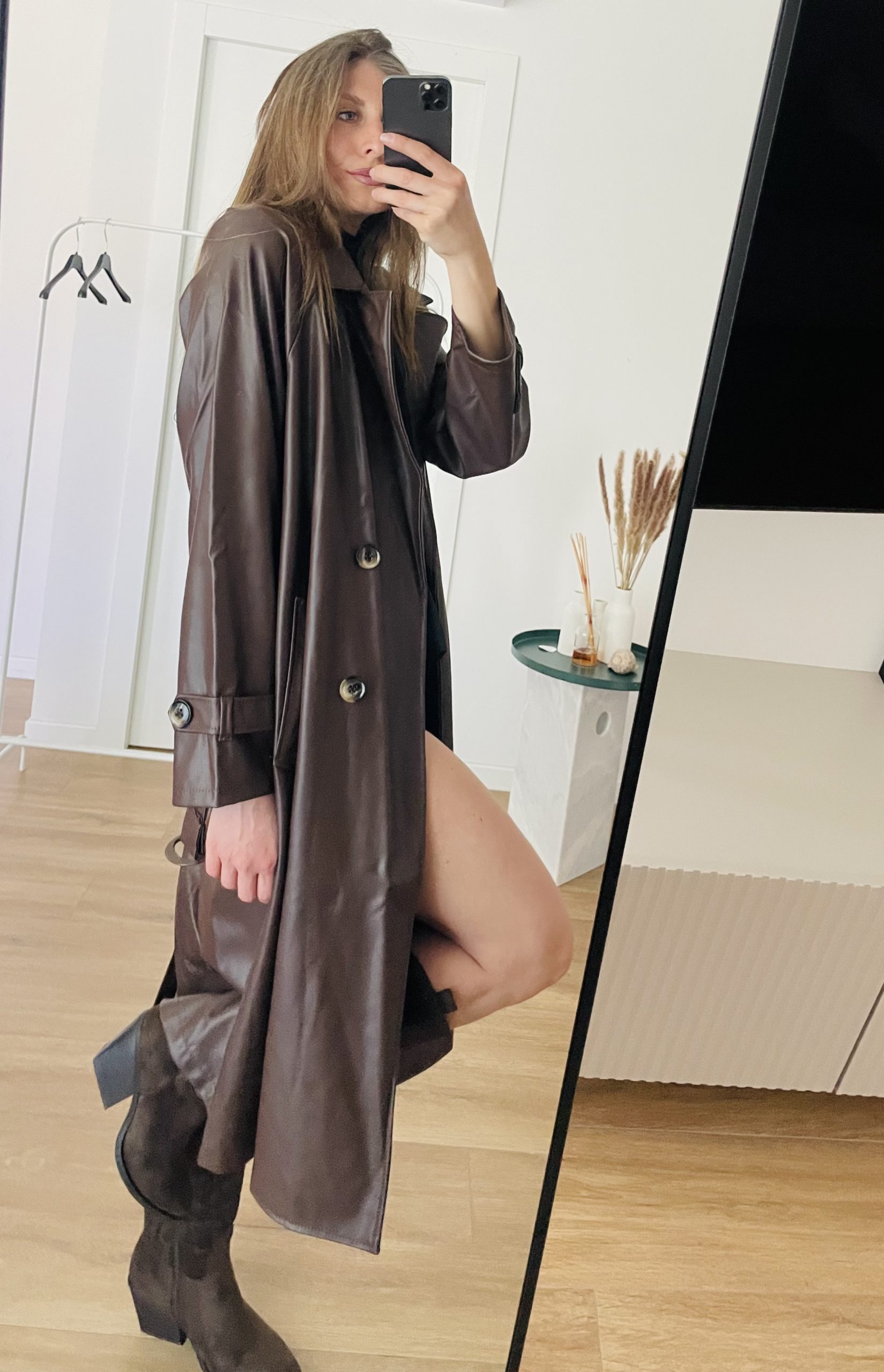 Trench in ecopelle marrone scuro