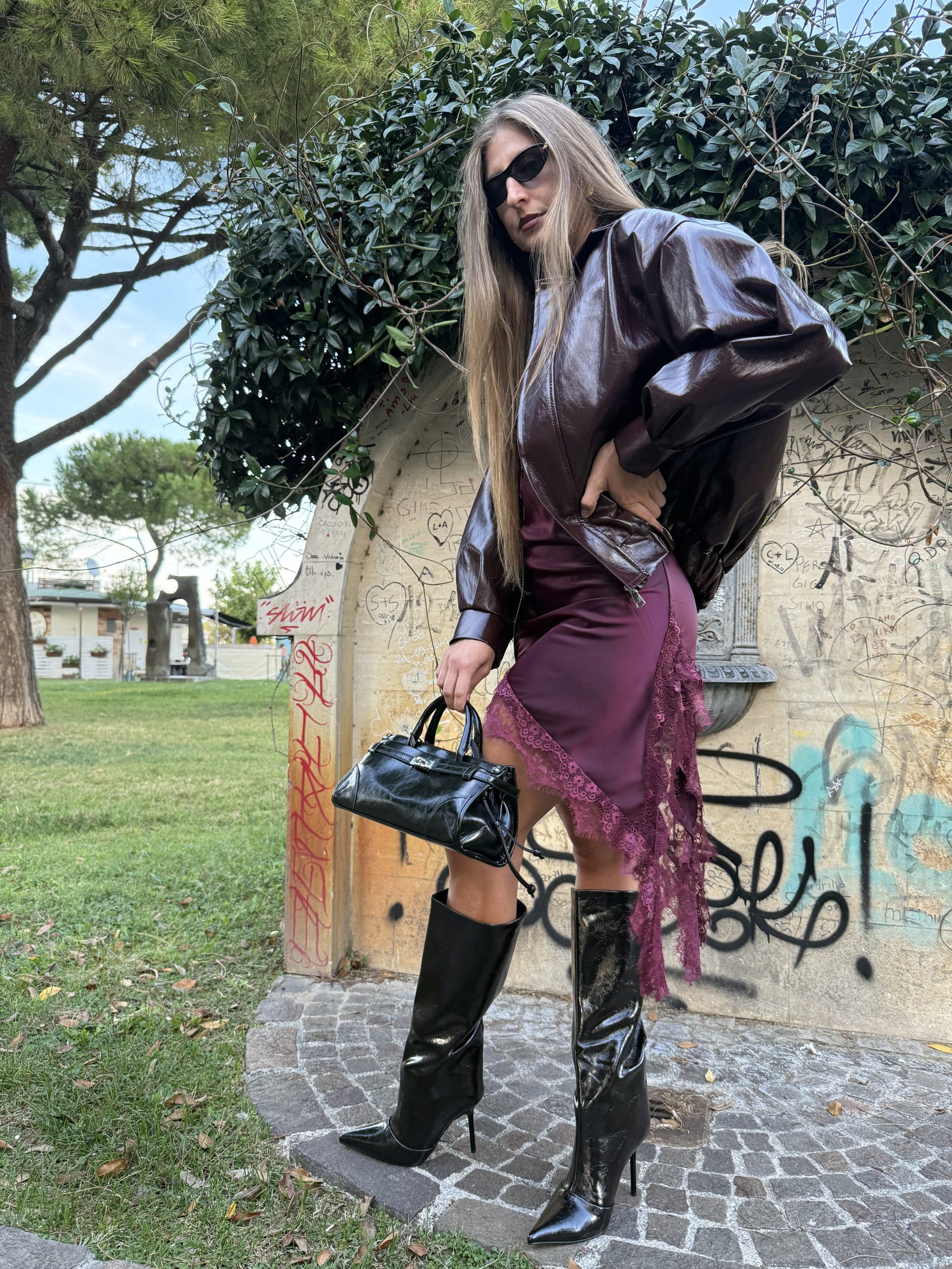 Giacca bomber in ecopelle effetto vernice bordeaux