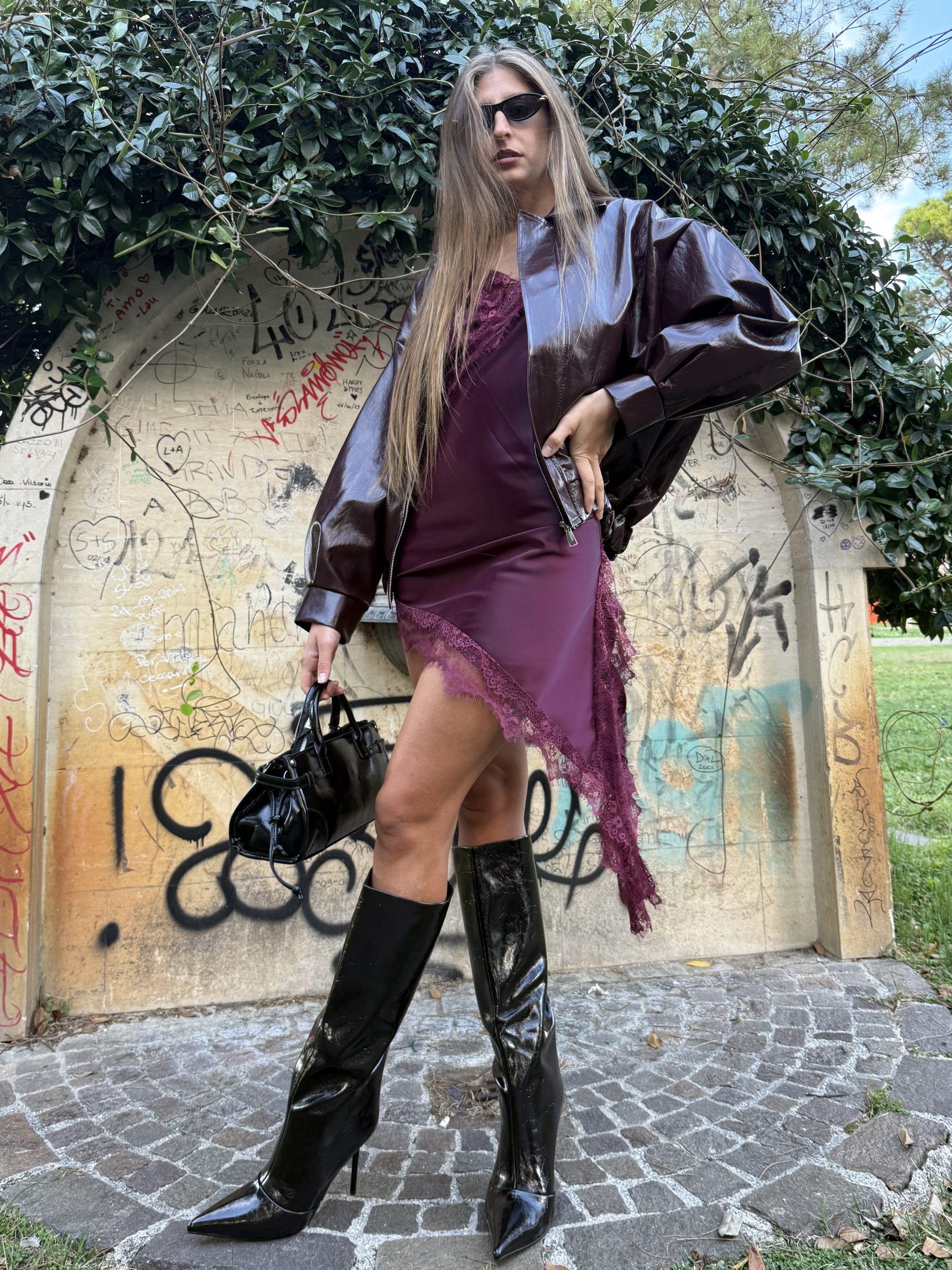 Giacca bomber in ecopelle effetto vernice bordeaux