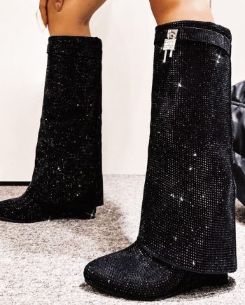 Stivali neri a zeppa con strass tubolari con risvolto e lucchetto